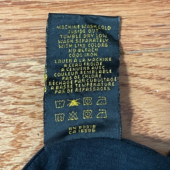 Lucky Brand Red Dragon Racing Crew Black T-Shirt - Size Medium - Picture 4 of 6